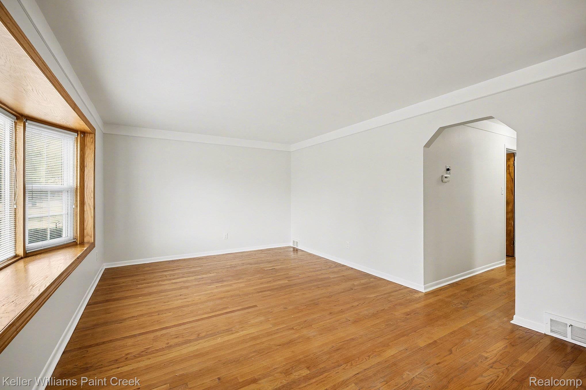 114 Knollwood Boulevard