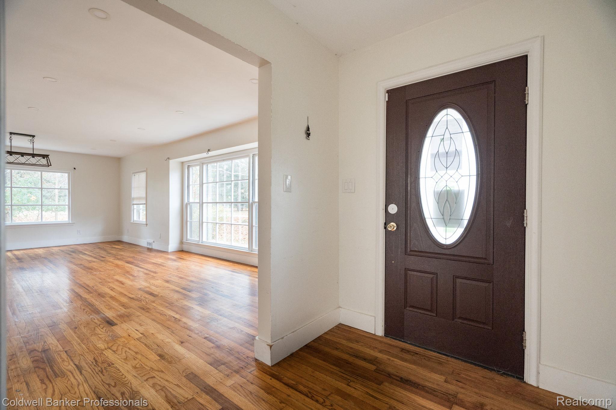 22806 Carleton Avenue