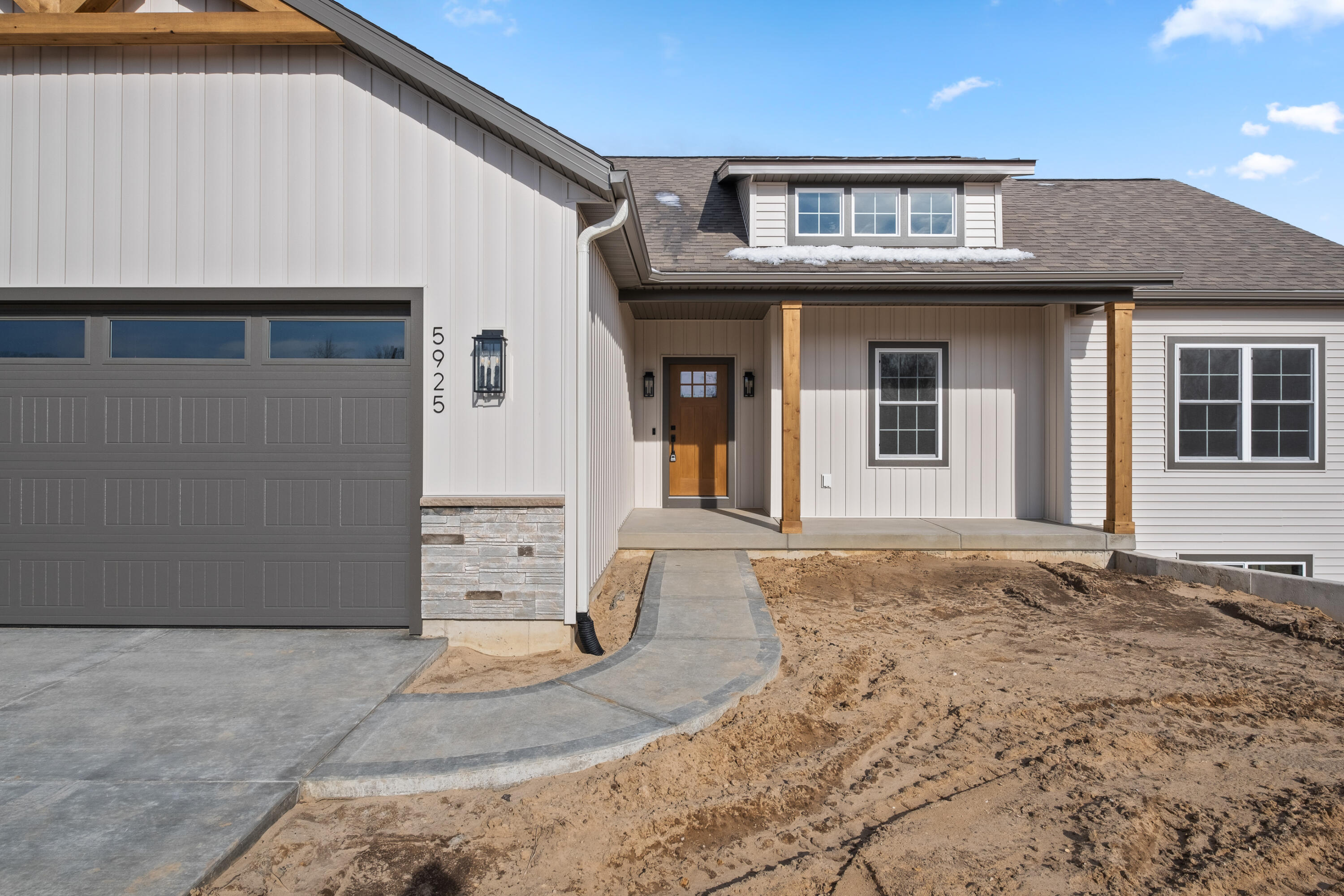 5925 Grand Vista Drive