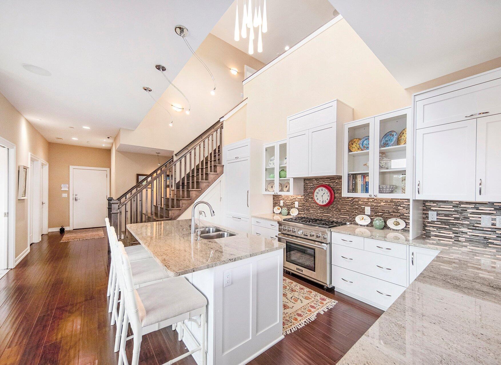 121 W Kingsley 502