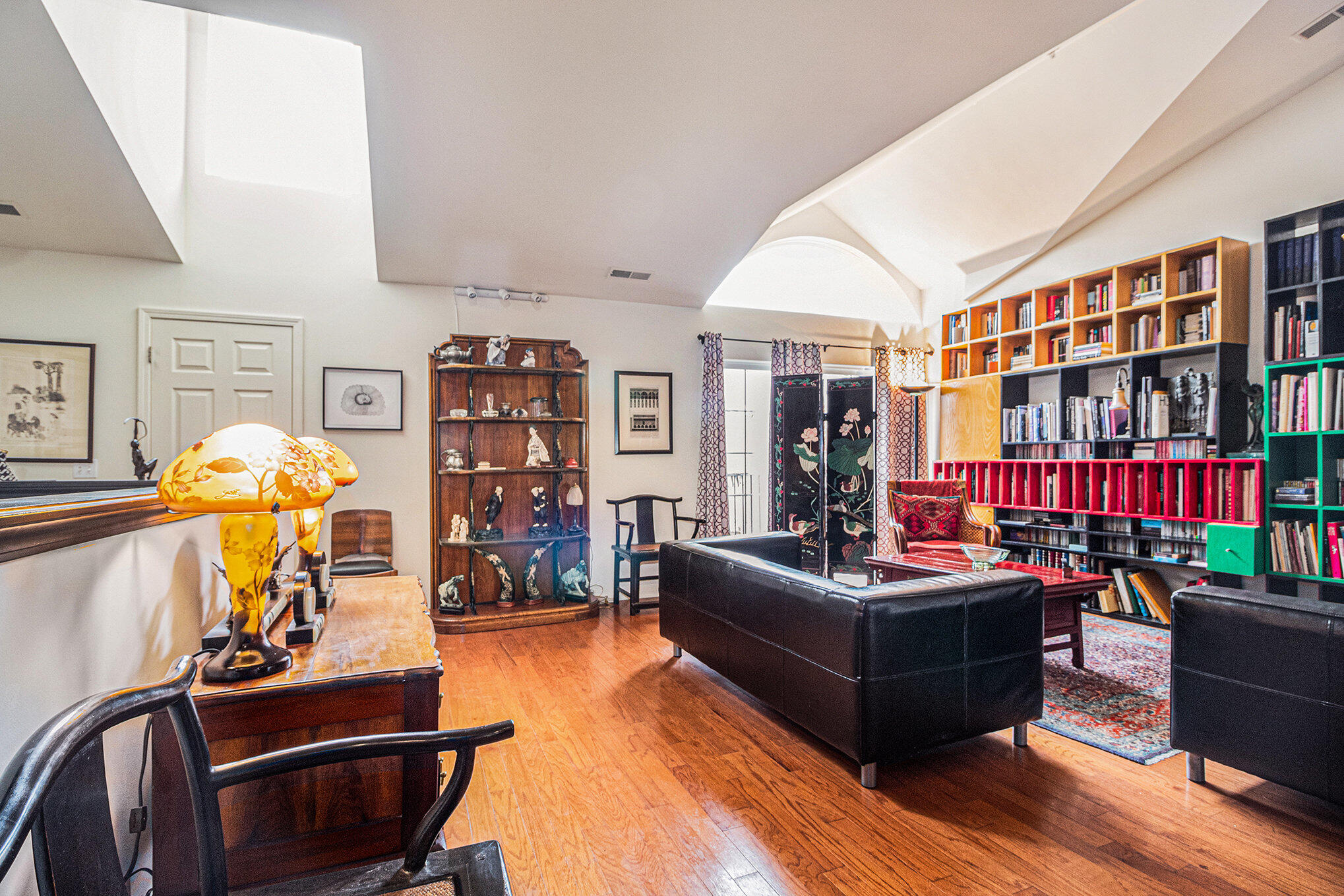 222 W Oakbrook Drive