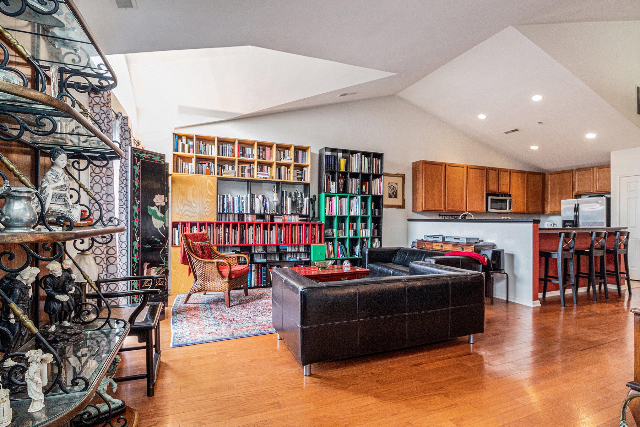 222 W Oakbrook Drive