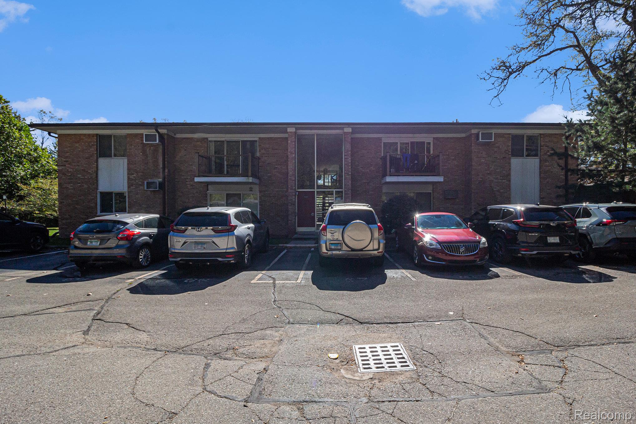 1261 Island Drive 201