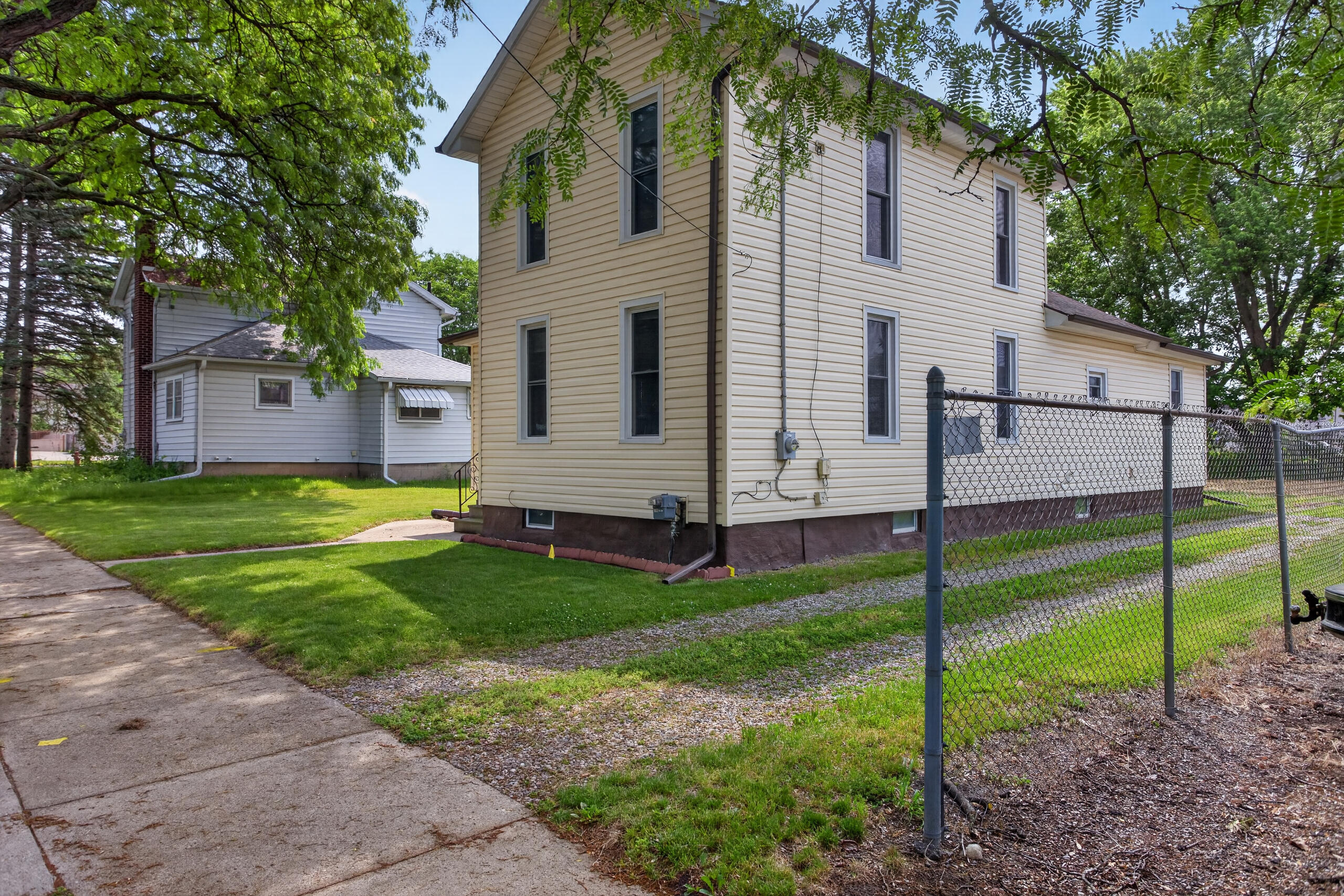 709 Detroit Street
