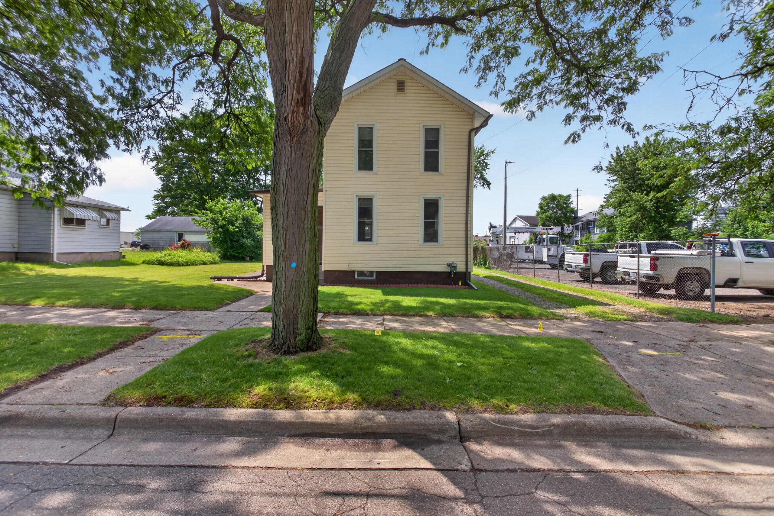 709 Detroit Street