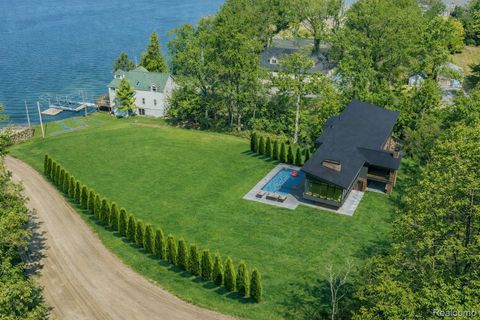 2294 Sonora Drive Fenton Charter Township MI 48430