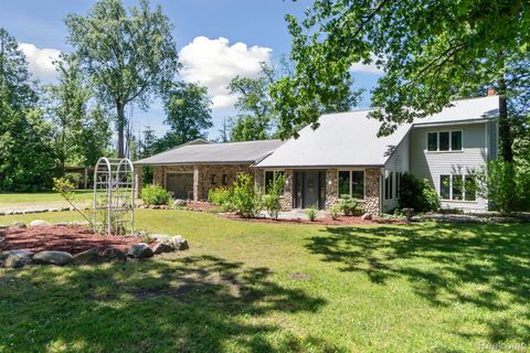 3990 S Sashabaw Road Brandon Charter Township MI 48348