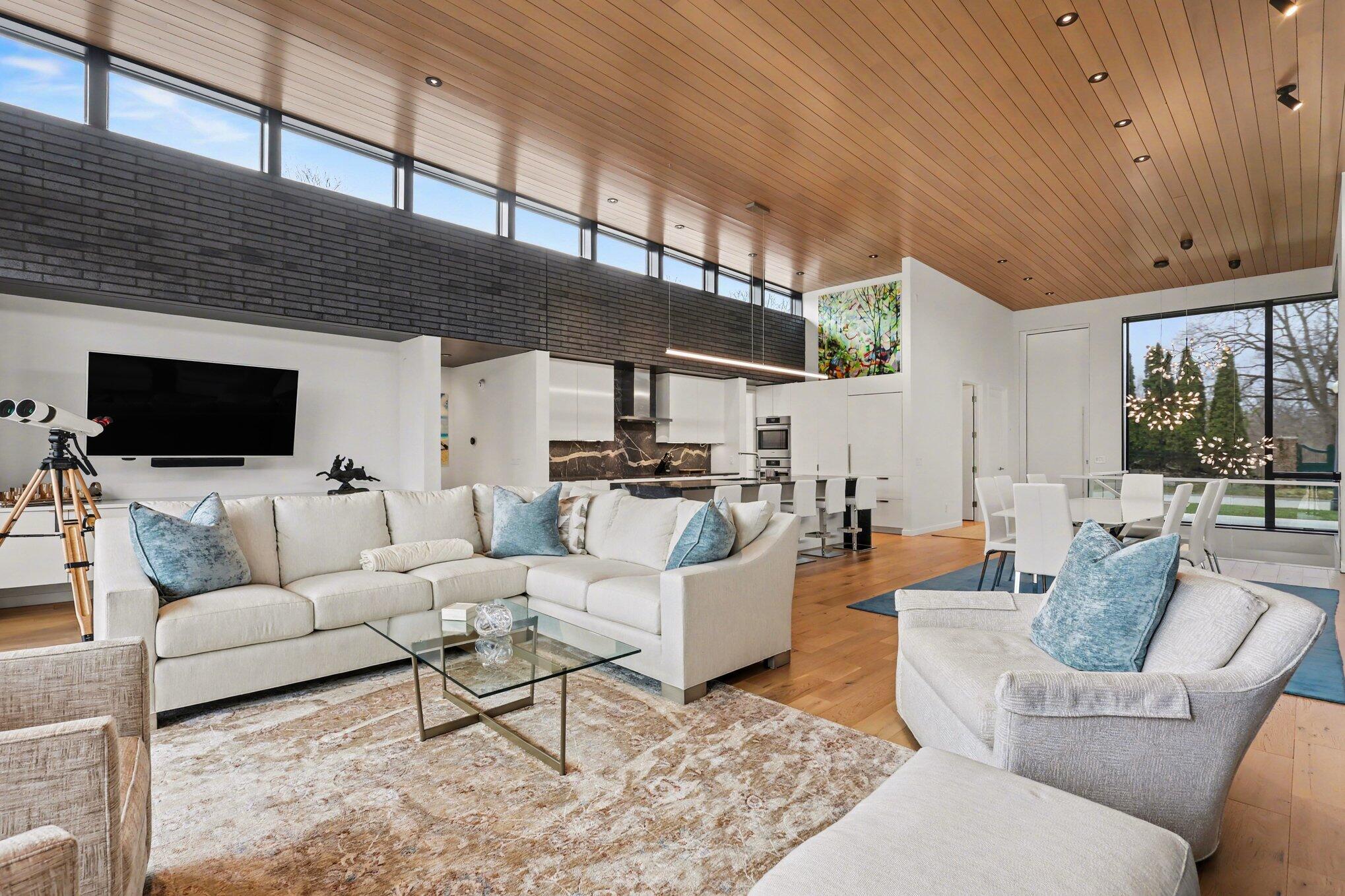 102 Mercer Drive SE