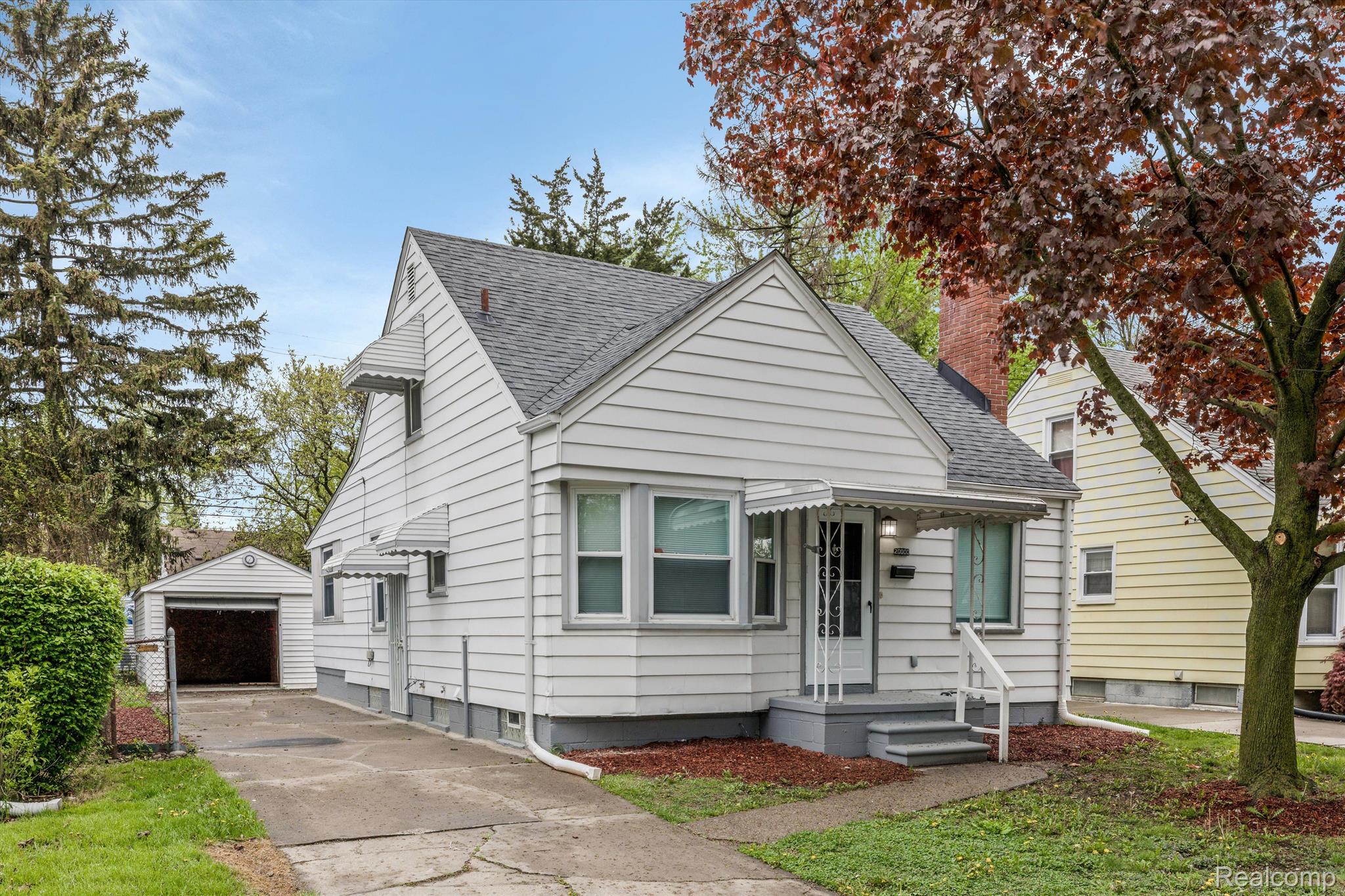 20000 ROSCOMMON Street