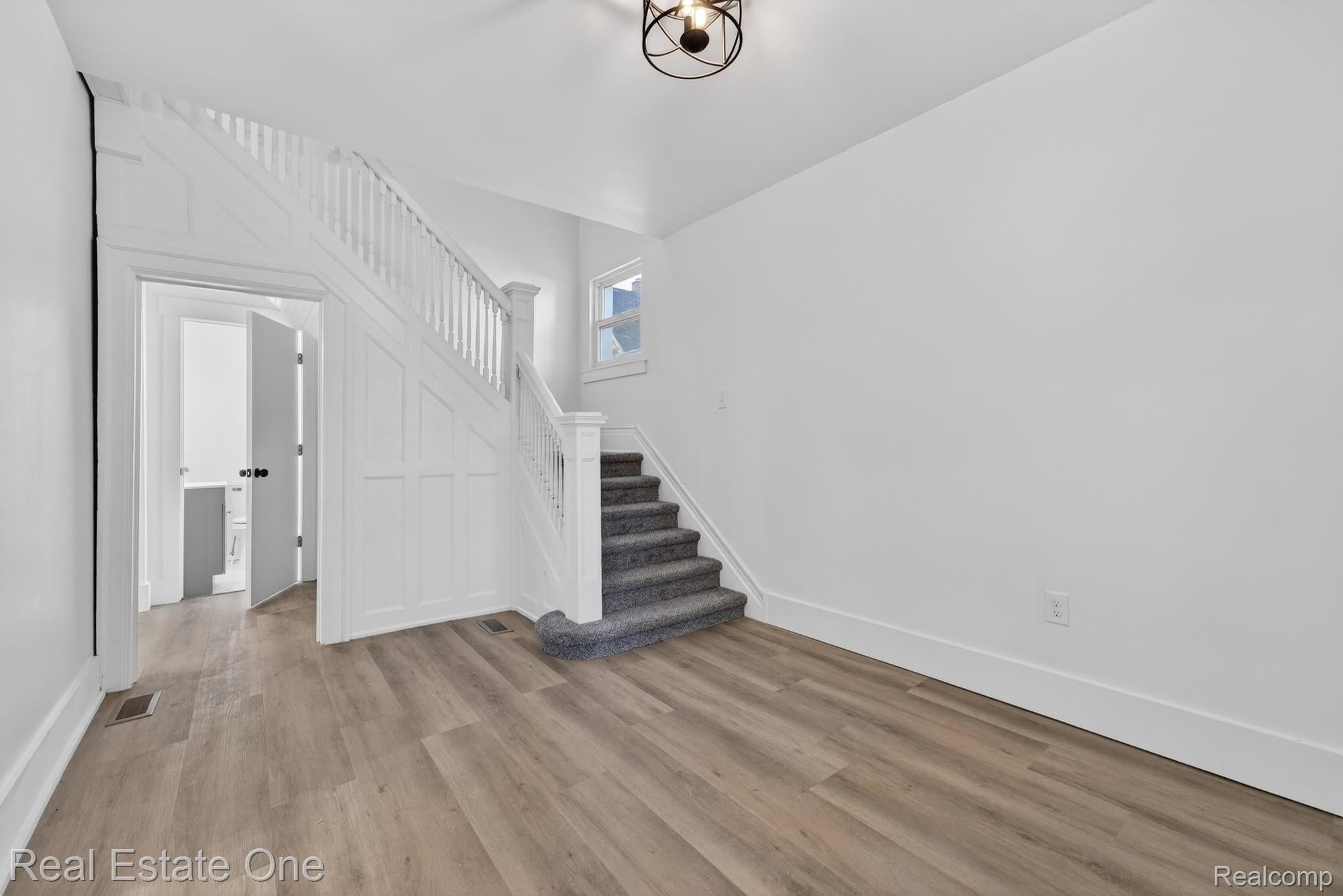 255 Poplar Street