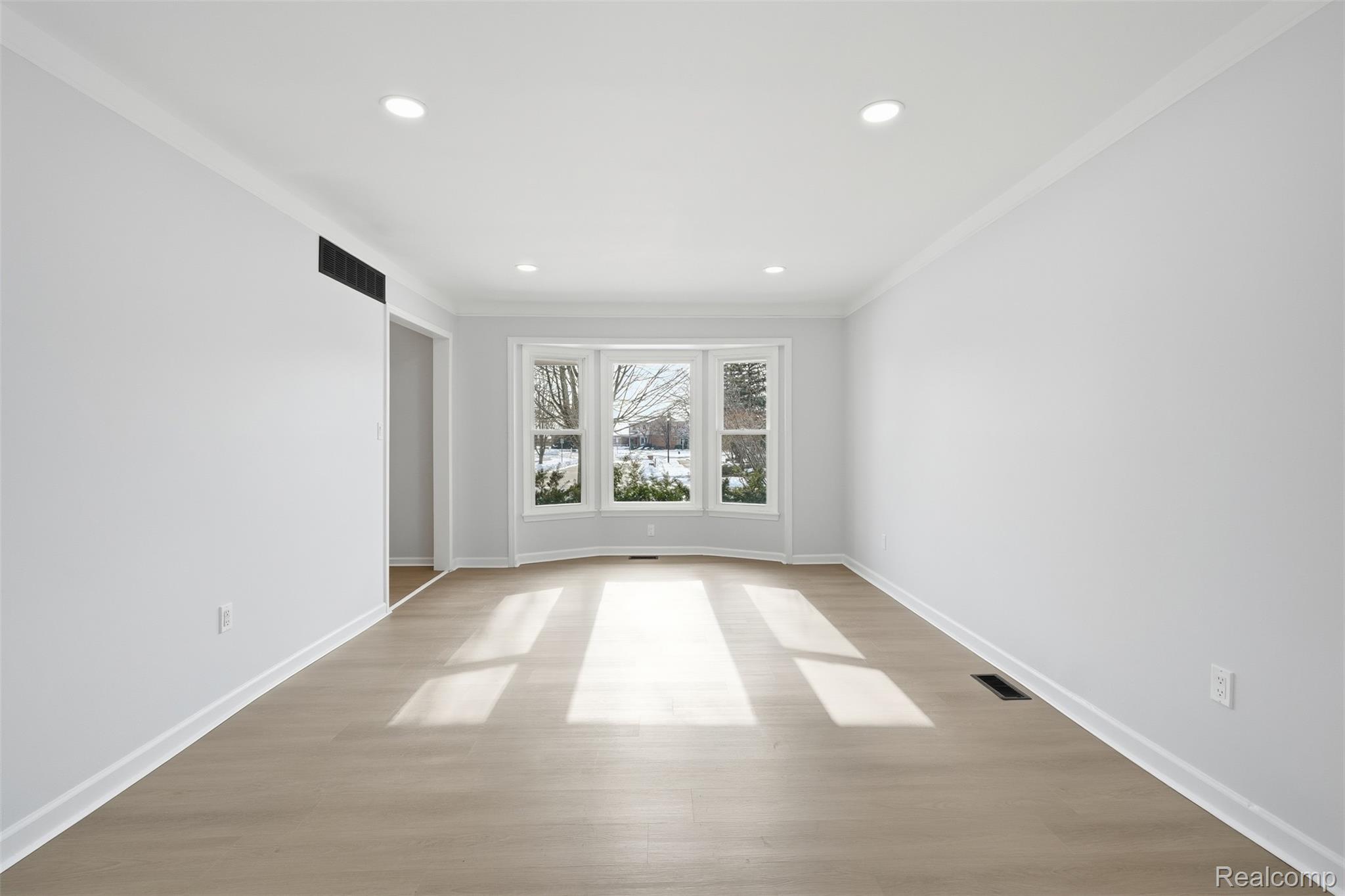 Canton, Michigan 48187, United States, 4 Bedrooms Bedrooms, ,3 BathroomsBathrooms,Residential,Active,257564