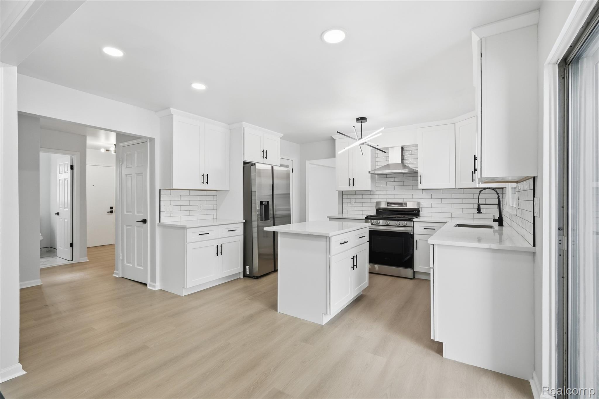 Canton, Michigan 48187, United States, 4 Bedrooms Bedrooms, ,3 BathroomsBathrooms,Residential,Active,257564