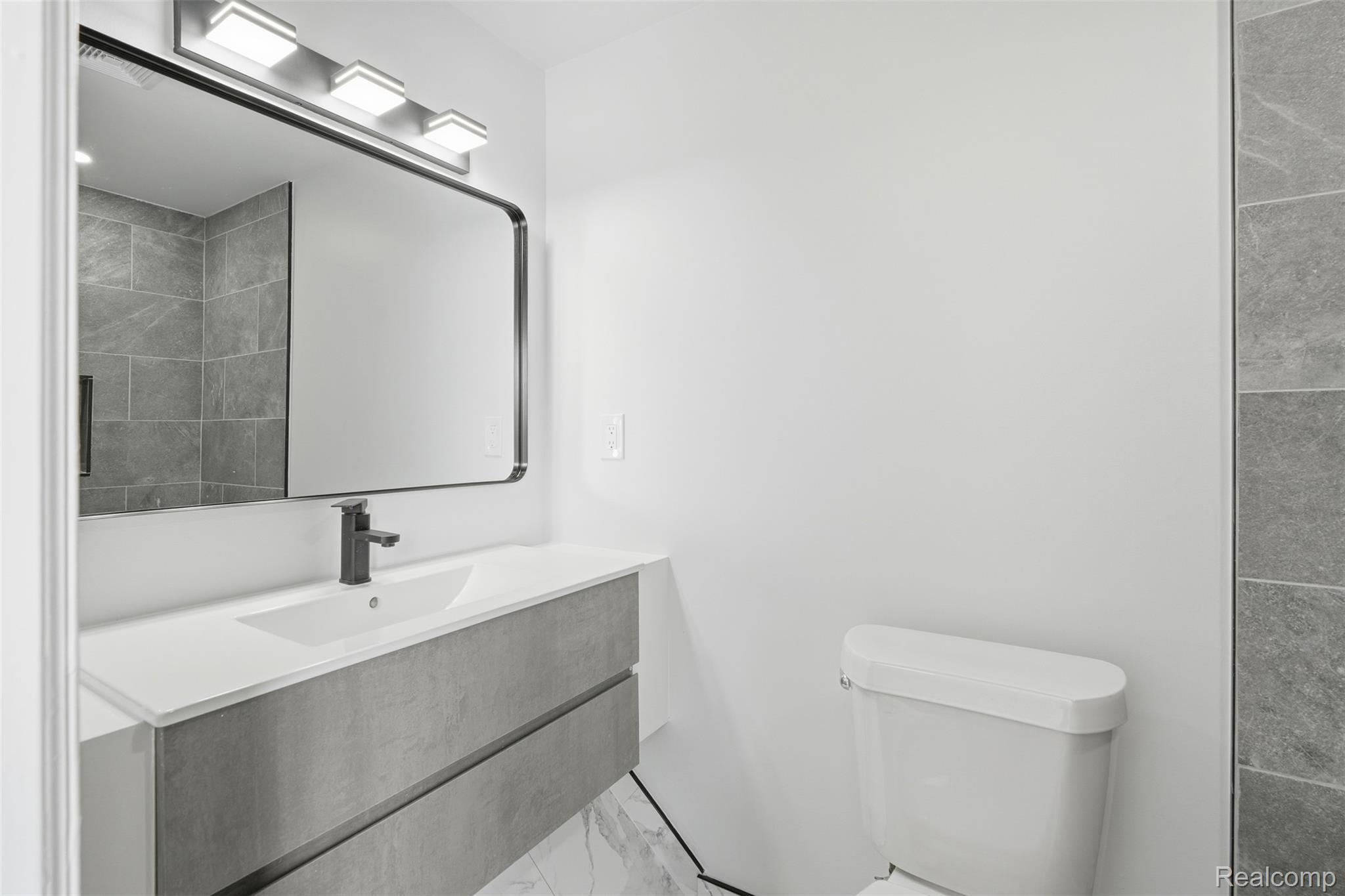 Canton, Michigan 48187, United States, 4 Bedrooms Bedrooms, ,3 BathroomsBathrooms,Residential,Active,257564