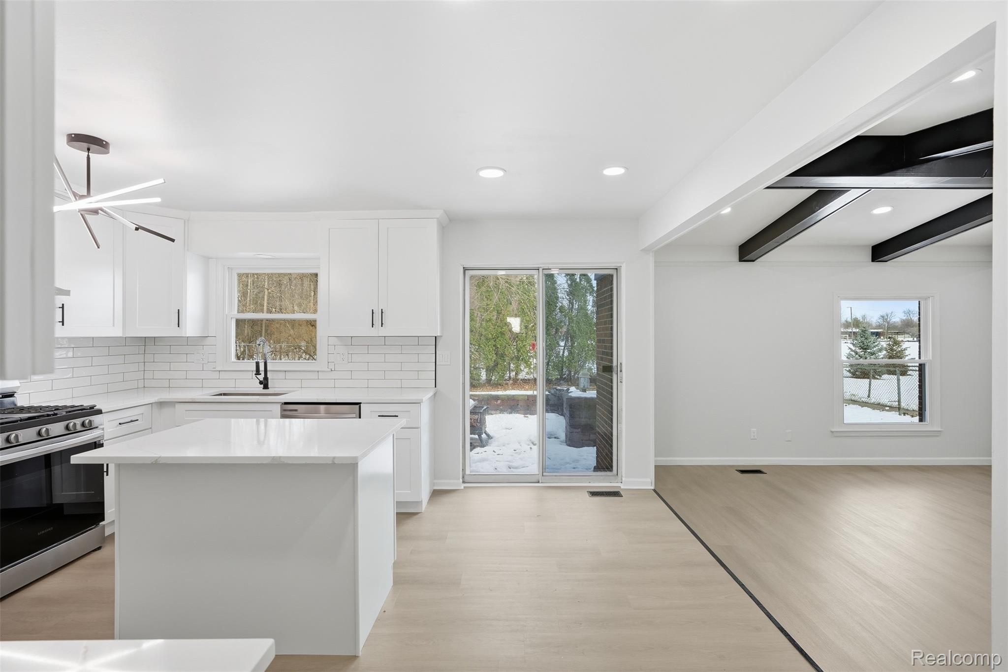 Canton, Michigan 48187, United States, 4 Bedrooms Bedrooms, ,3 BathroomsBathrooms,Residential,Active,257564