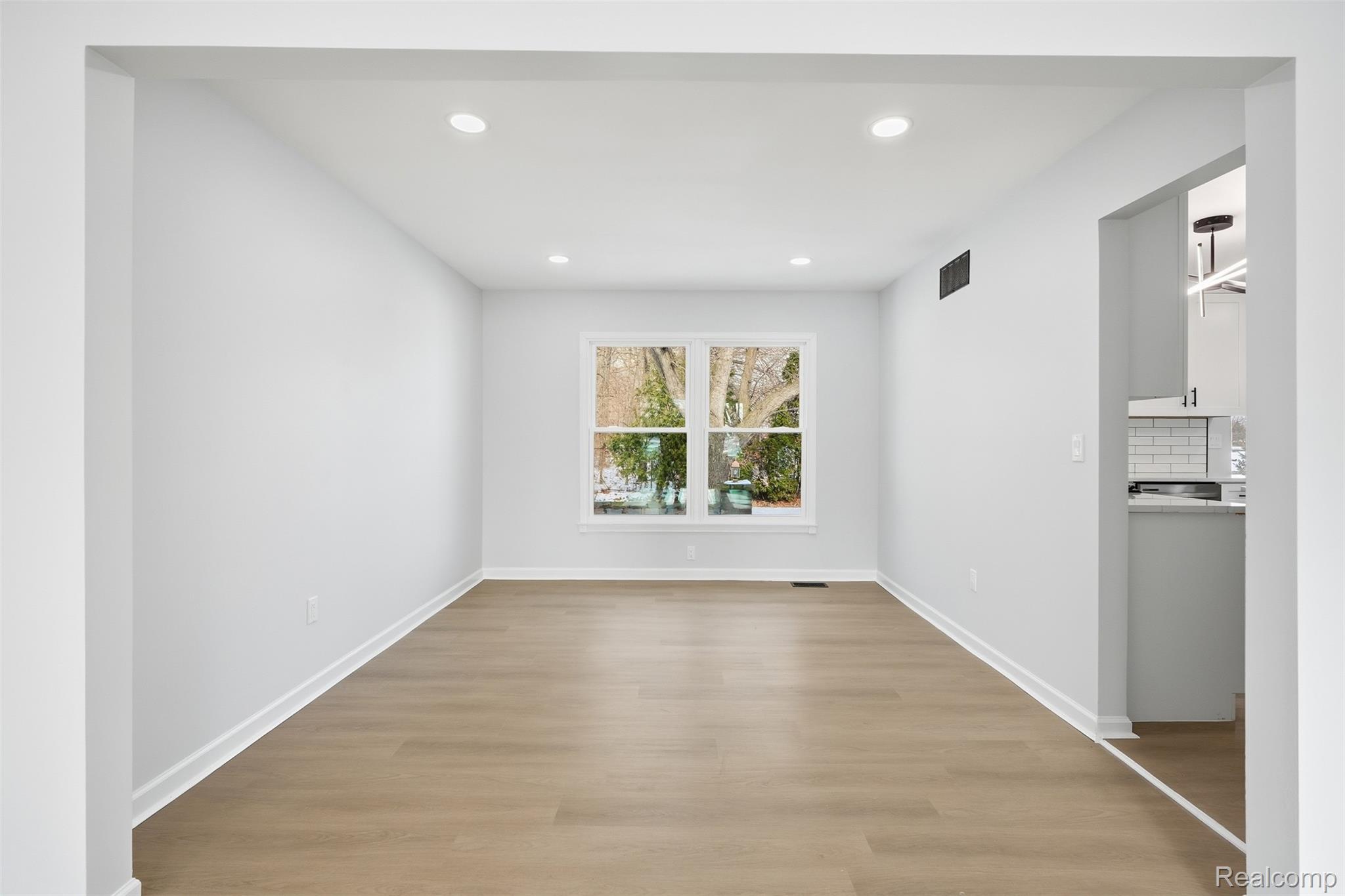 Canton, Michigan 48187, United States, 4 Bedrooms Bedrooms, ,3 BathroomsBathrooms,Residential,Active,257564