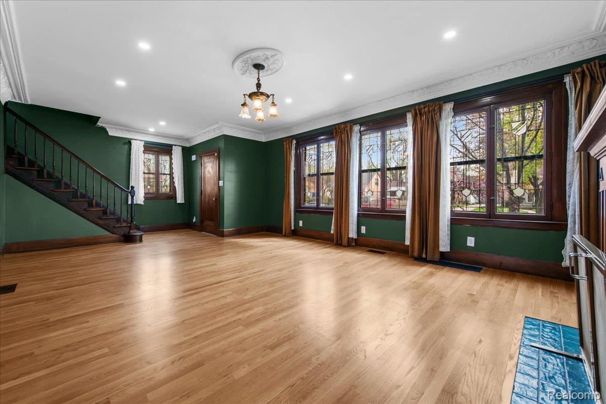 15323 Stahelin Avenue