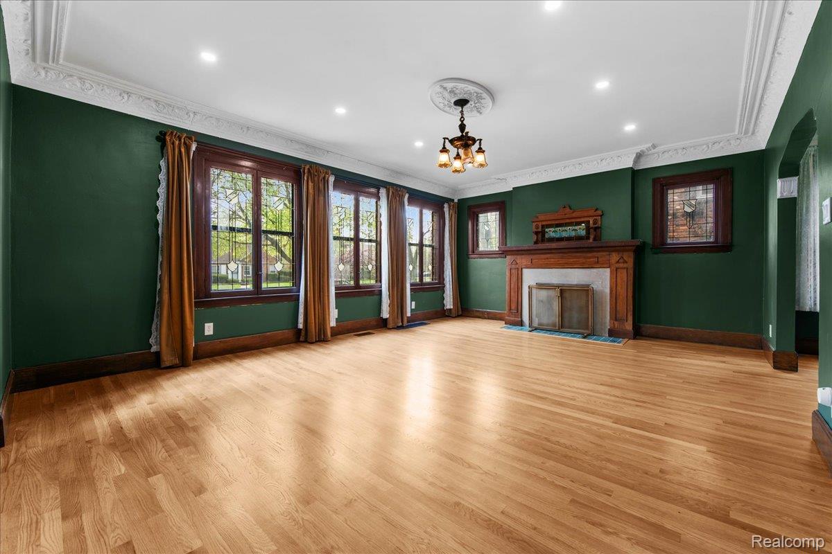 15323 Stahelin Avenue