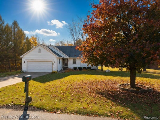 2612 CORNELL DR, LAPEER, MI 48446 - Image f2ebdd27a92e30f7af9f16fea8ebc6df/41249126