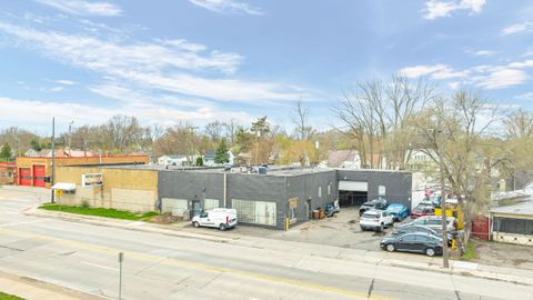 8407 E 9 MILE Road Warren City Macomb MI 48089