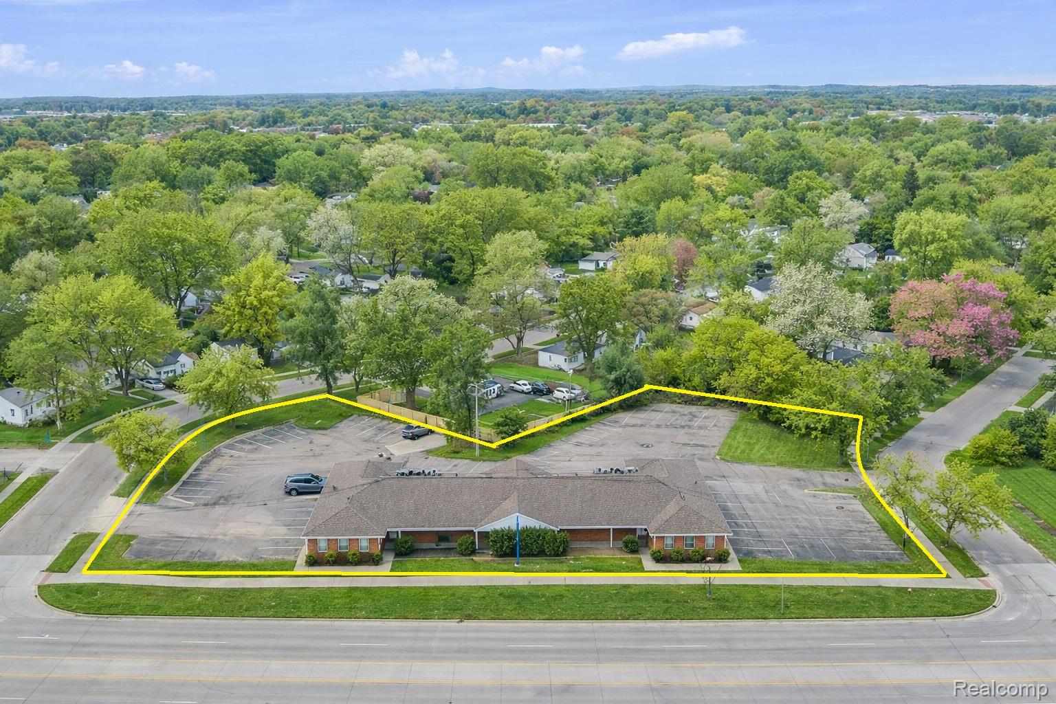 989 University Drive