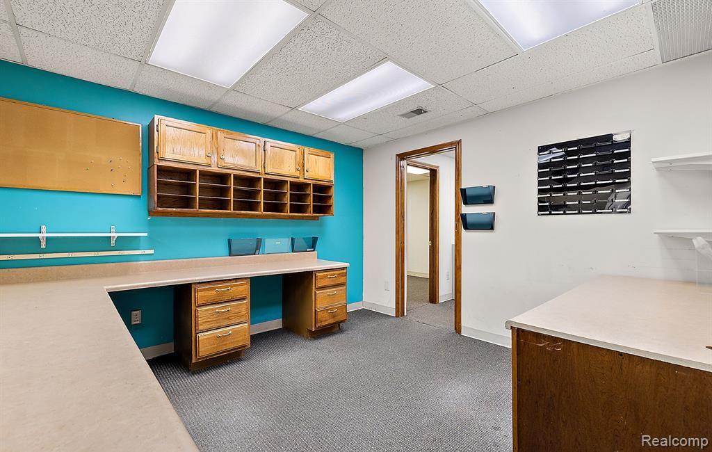 989 University Drive