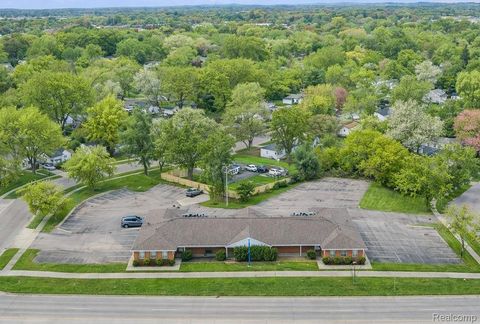 989 University Drive Pontiac City MI 48342