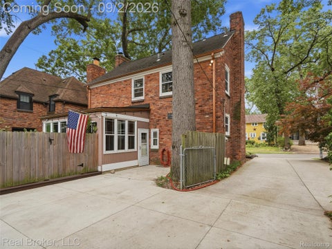 Tiny photo for 446 W Drayton Street, Ferndale City, MI 48220 (MLS # 20261068901)
