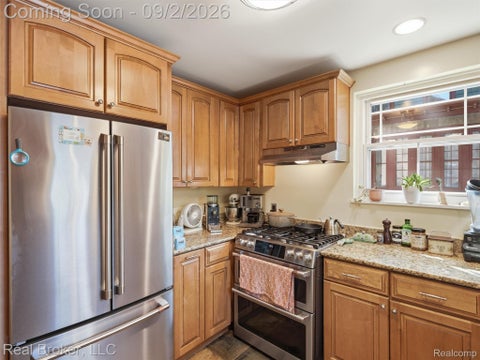 Tiny photo for 446 W Drayton Street, Ferndale City, MI 48220 (MLS # 20261068901)