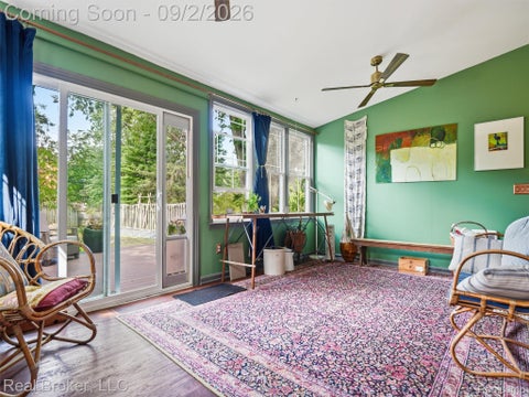 Tiny photo for 446 W Drayton Street, Ferndale City, MI 48220 (MLS # 20261068901)