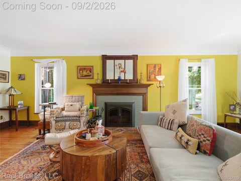 Tiny photo for 446 W Drayton Street, Ferndale City, MI 48220 (MLS # 20261068901)