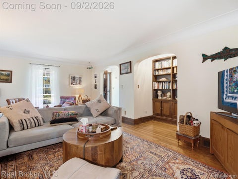 Tiny photo for 446 W Drayton Street, Ferndale City, MI 48220 (MLS # 20261068901)