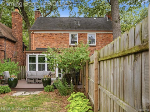 Tiny photo for 446 W Drayton Street, Ferndale City, MI 48220 (MLS # 20261068901)