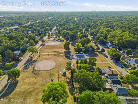 Tiny photo for 446 W Drayton Street, Ferndale City, MI 48220 (MLS # 20261068901)