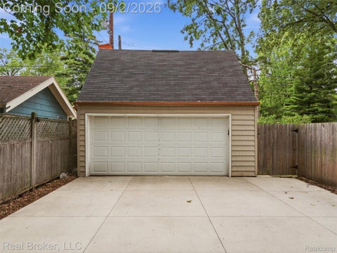 Tiny photo for 446 W Drayton Street, Ferndale City, MI 48220 (MLS # 20261068901)