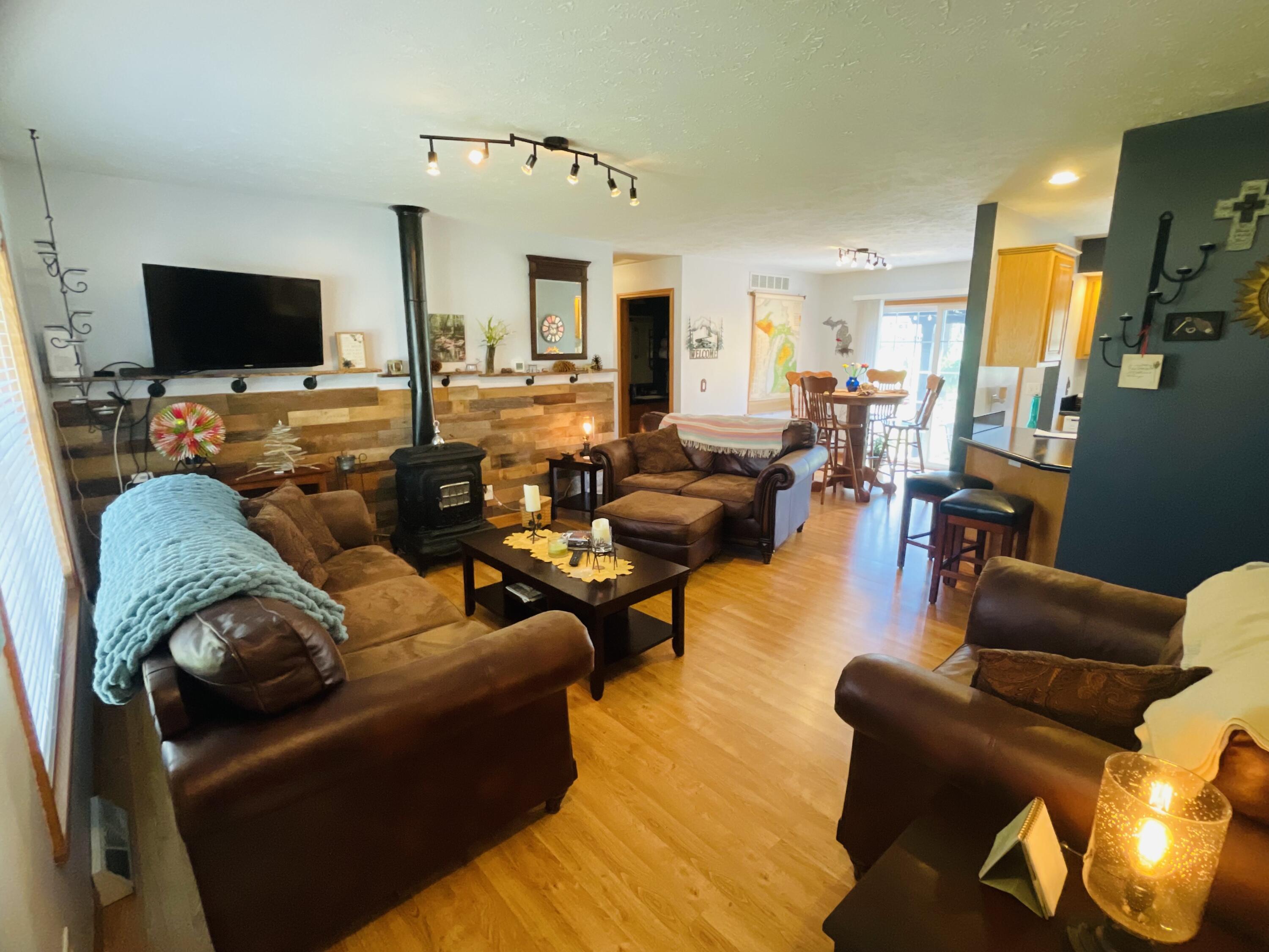 9612 Clubhouse Drive W