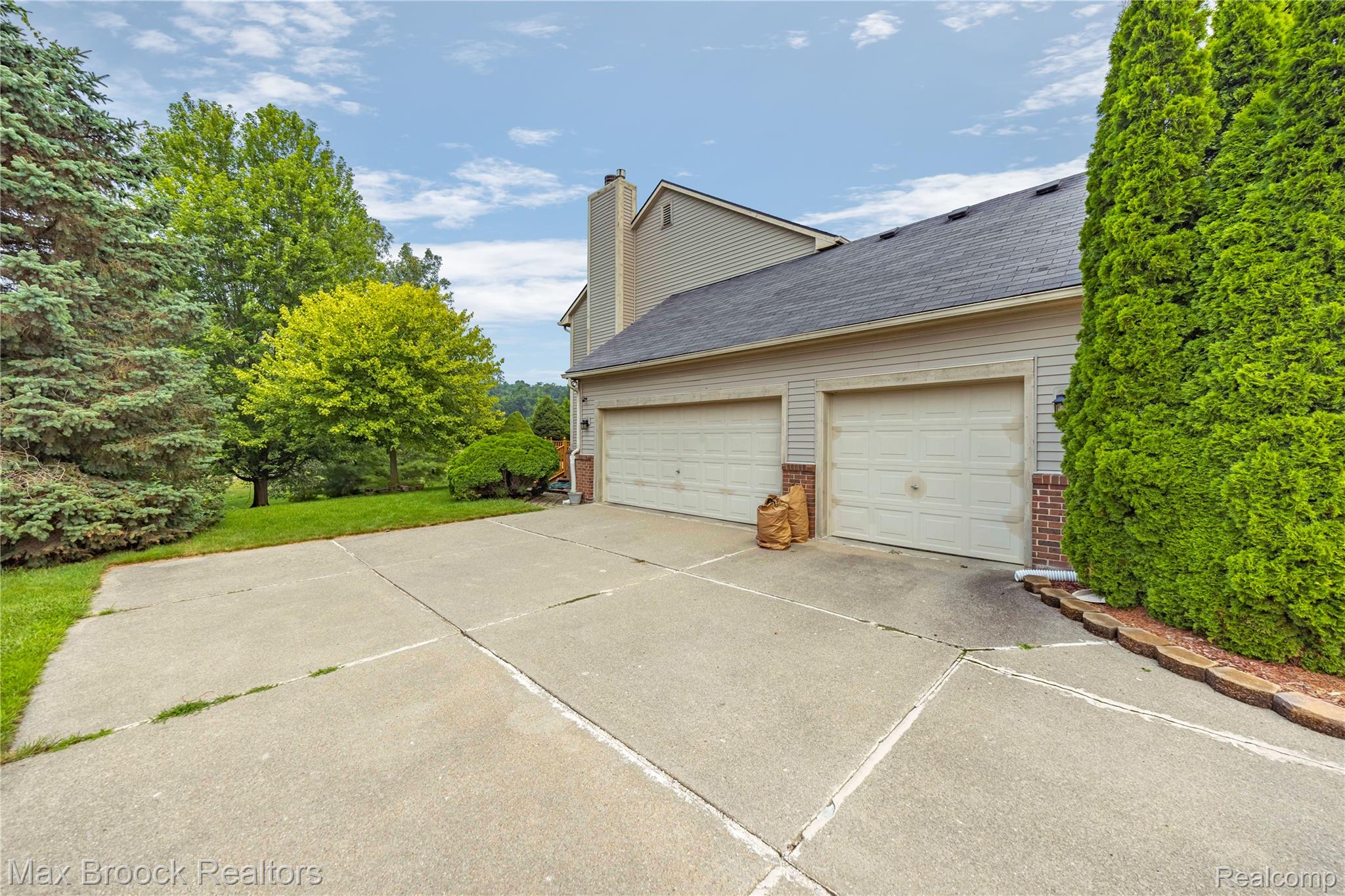 1971 Devonshire Drive