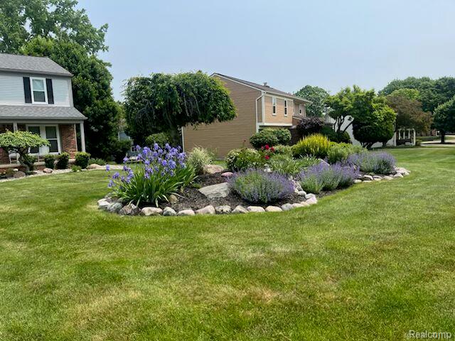 5682 Stonington Stonington Court