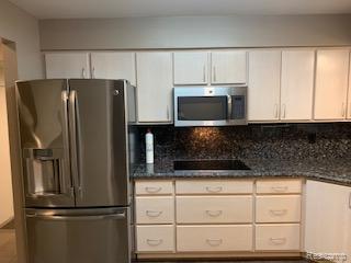 5682 Stonington Stonington Court