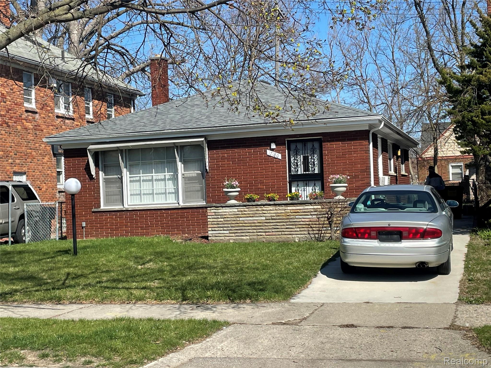 17180 Mendota Street