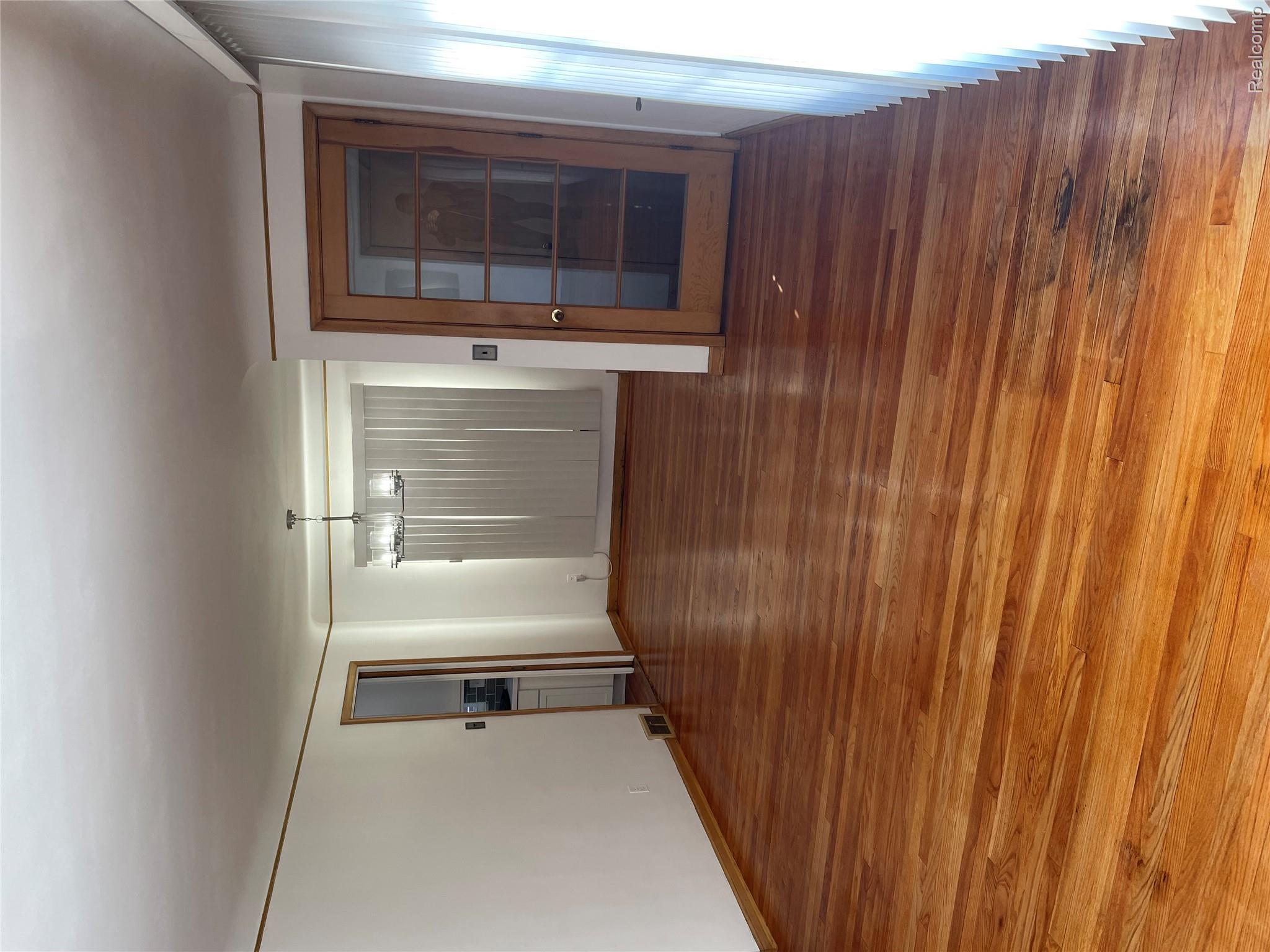 17180 Mendota Street