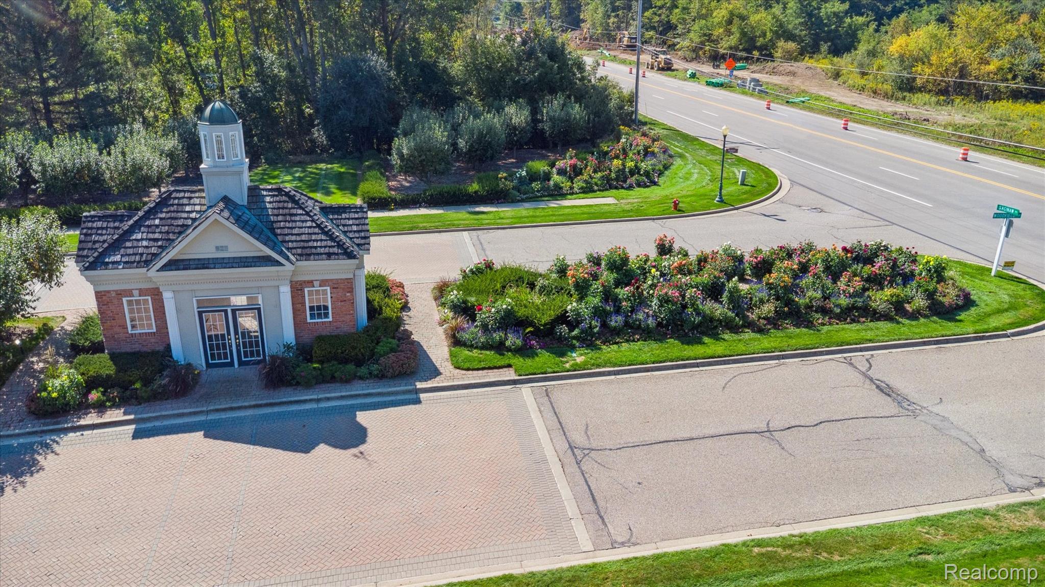 124 Woodfield Parkway