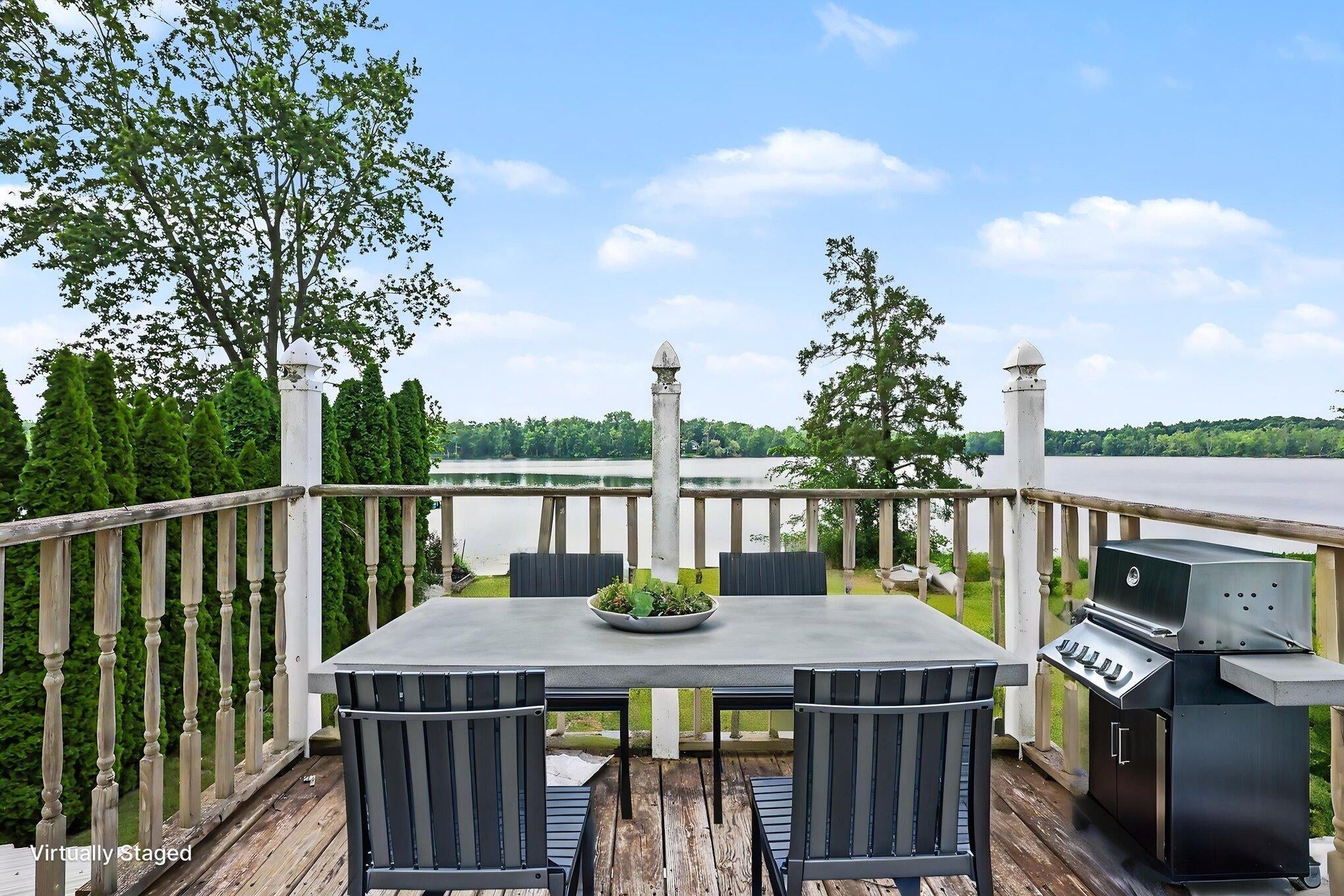 1845 W Tupper Heights Drive