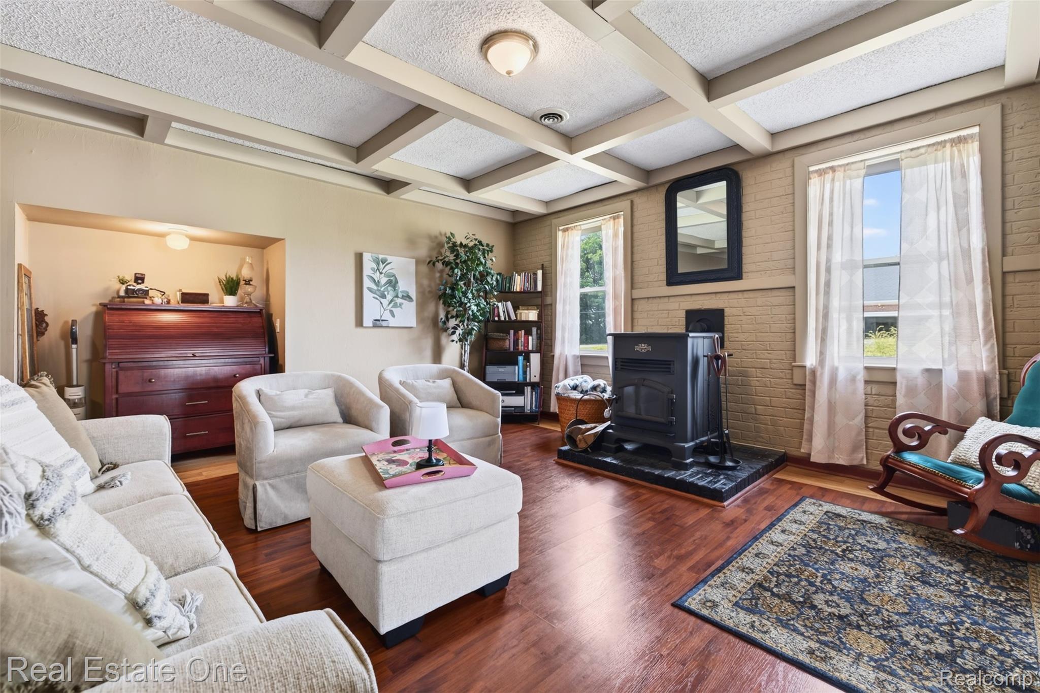 1136 Brauer Road