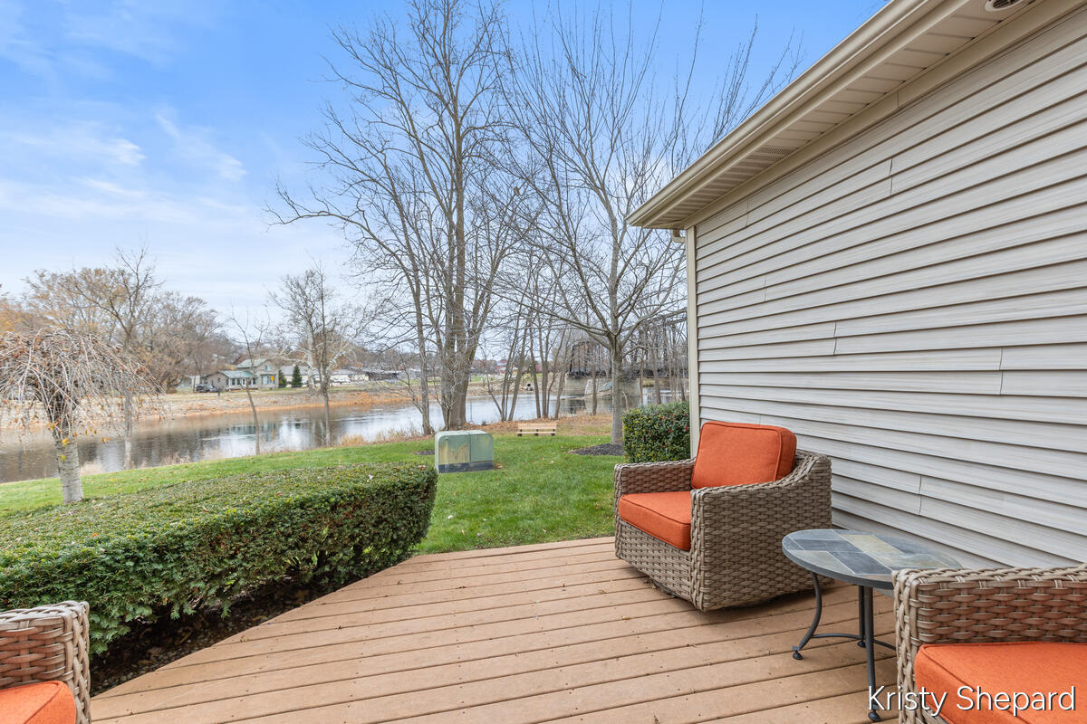 504 Rivers Edge Lane