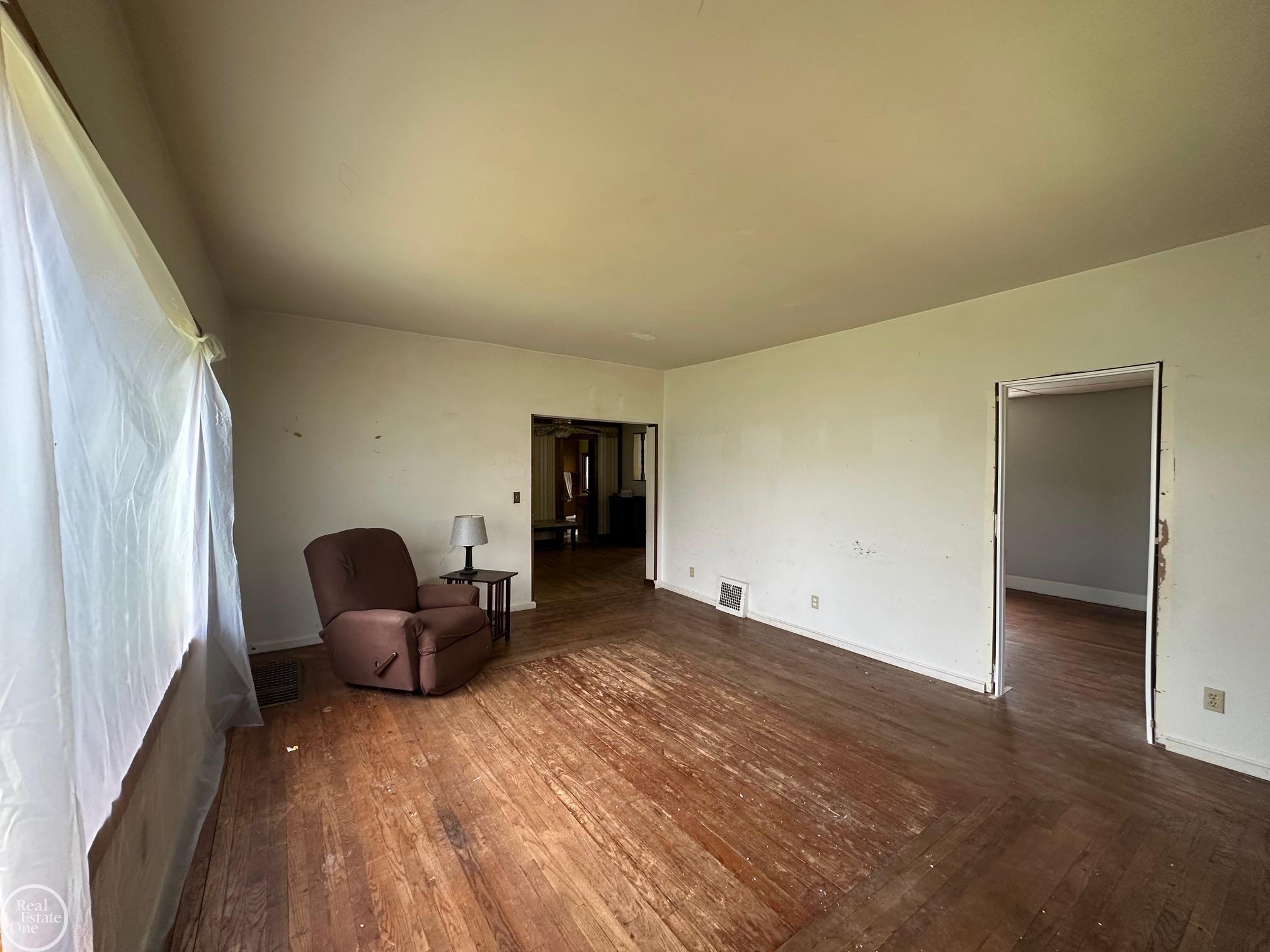 2538 Burnside Road
