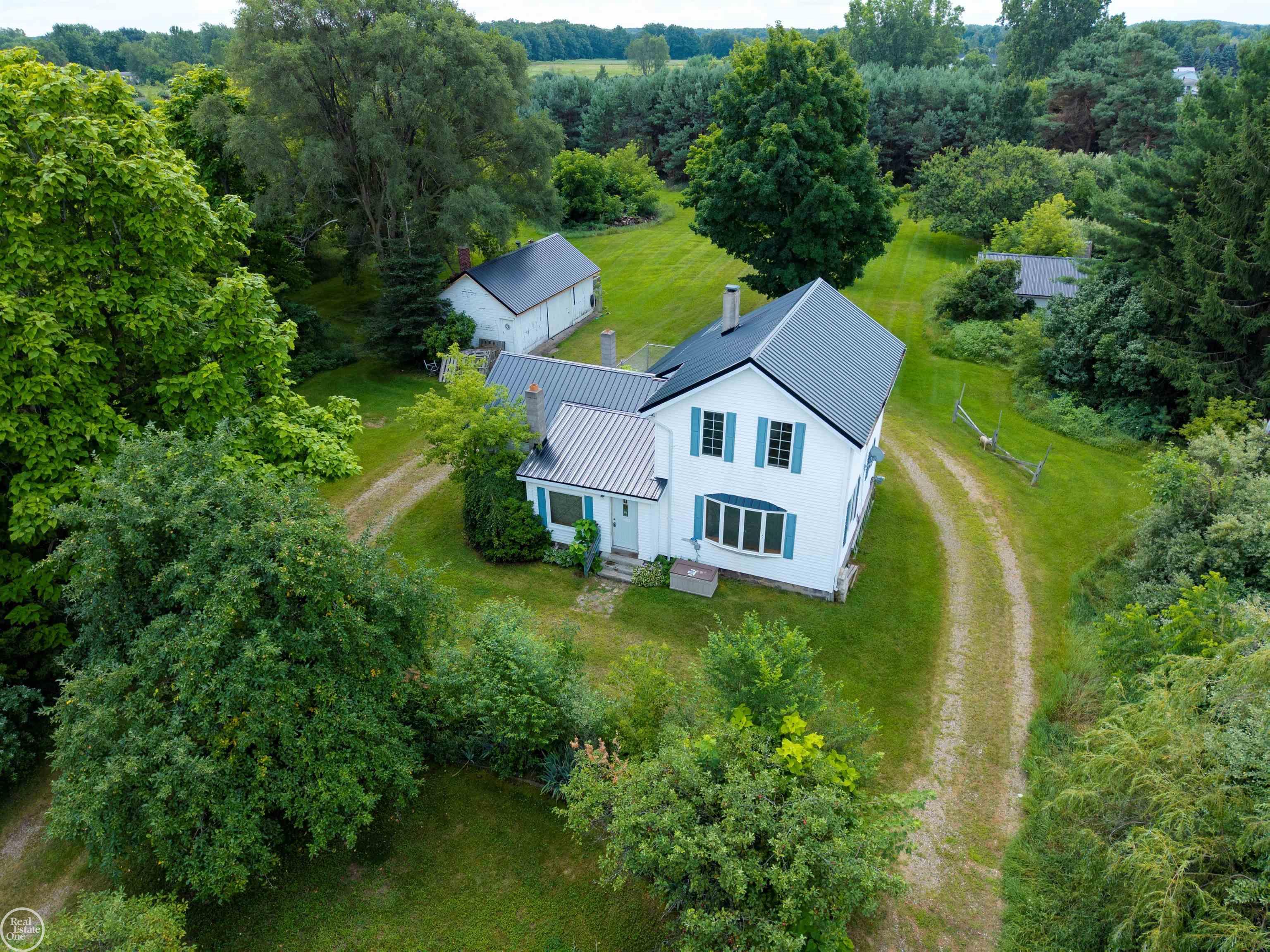 2538 Burnside Road