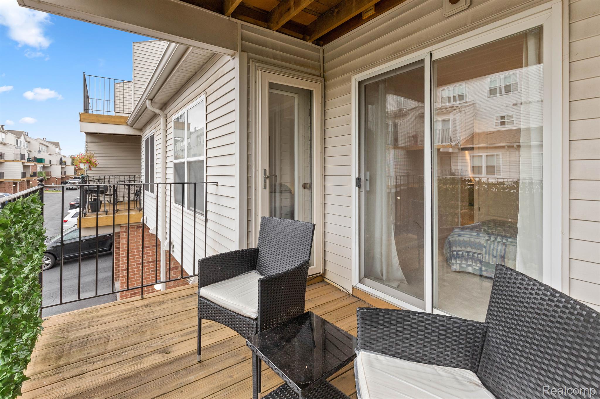 Detroit City, Michigan 48207, United States, 2 Bedrooms Bedrooms, ,2 BathroomsBathrooms,Residential,Active,236827