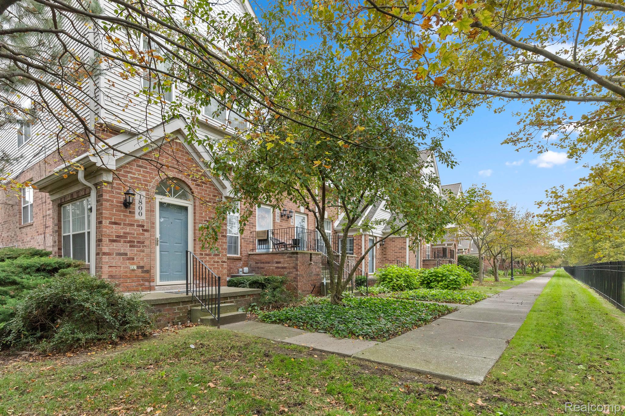 Detroit City, Michigan 48207, United States, 2 Bedrooms Bedrooms, ,2 BathroomsBathrooms,Residential,Active,236827