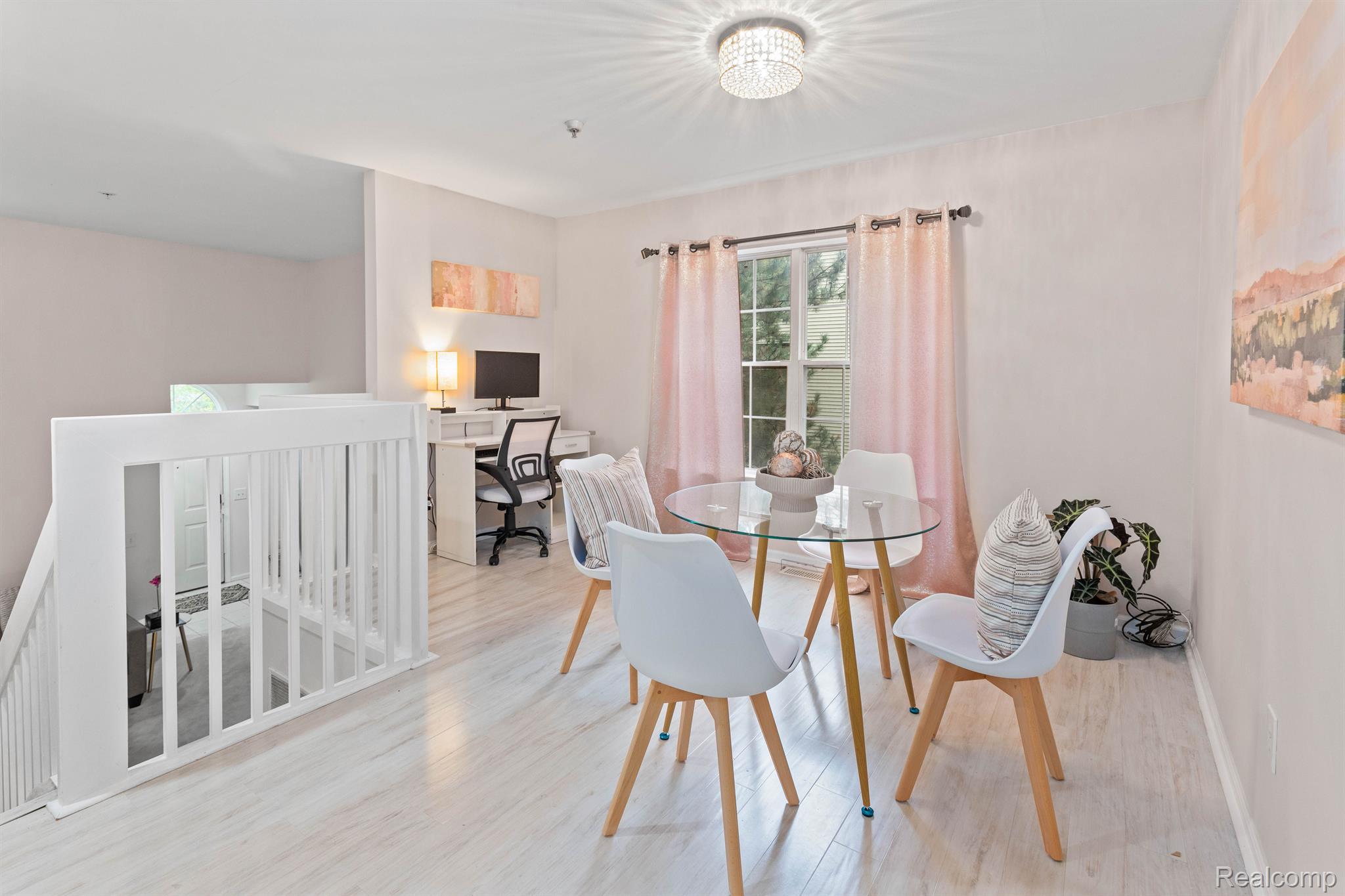 Detroit City, Michigan 48207, United States, 2 Bedrooms Bedrooms, ,2 BathroomsBathrooms,Residential,Active,236827