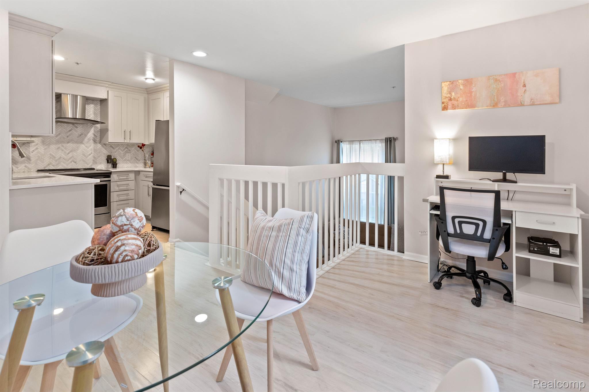 Detroit City, Michigan 48207, United States, 2 Bedrooms Bedrooms, ,2 BathroomsBathrooms,Residential,Active,236827